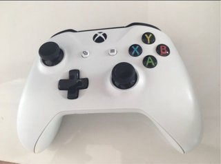 Consola Xbox One S Blanca + Mando