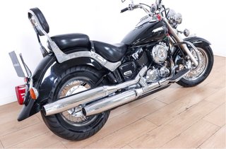 Moto Yamaha Dragstar Custom Negra