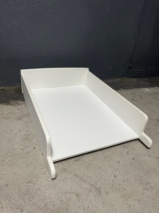 Cambiador de bebé blanco