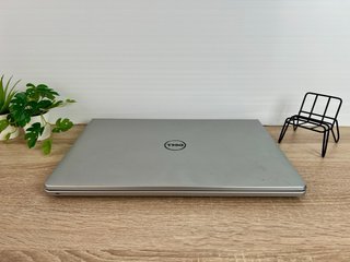 Dell Inspiron i5 | Display Touch | 8 GB | 240 GB