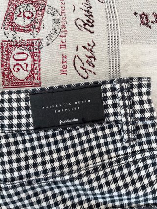 Pantalones cuadros blanco y negro Stradivarius