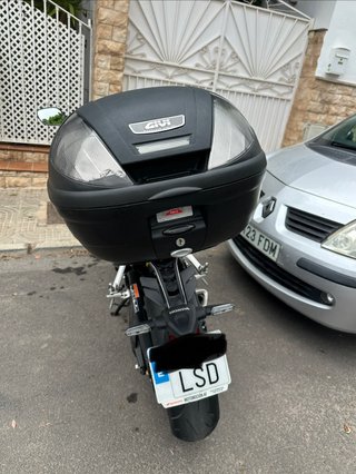Honda CB650R Azul Plata. Año 2021.   19000Km