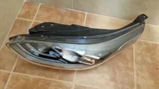 KIA Ceed Faro Delantero J792121050