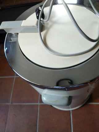 Centrifugadora AEG Blanca