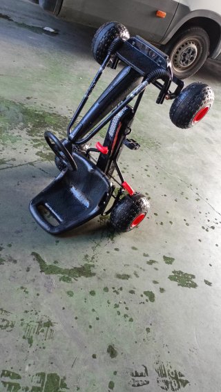 Coche de pedales para niñ@s