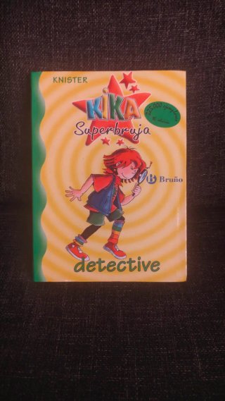 Kika Superbruja, detective