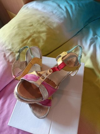 Sandalias cuña multicolor