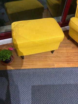 Reposapiés amarillo Ikea
