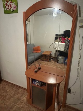 Espejo y mueble de entrada madera