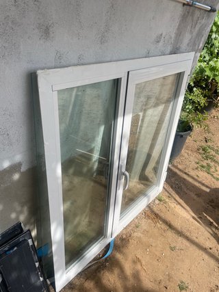 Ventana de aluminio blanca doble cristal