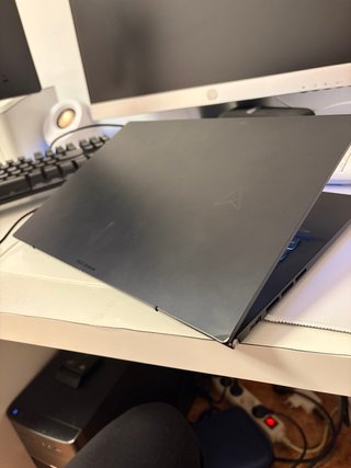 Asus Zenbook 14 OLED Nero
