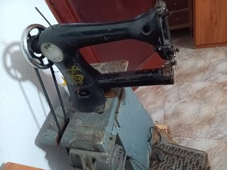 Máquina de coser Singer antigua