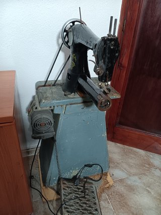 Máquina de coser Singer antigua