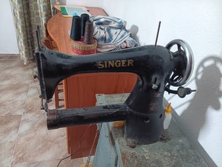 Máquina de coser Singer antigua