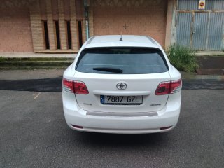 Toyota avensis  2010 2010