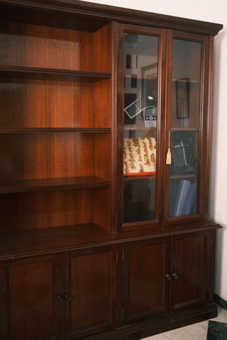 Librería/vitrina madera maciza y cristal