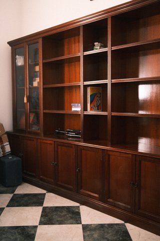 Librería/vitrina madera maciza y cristal