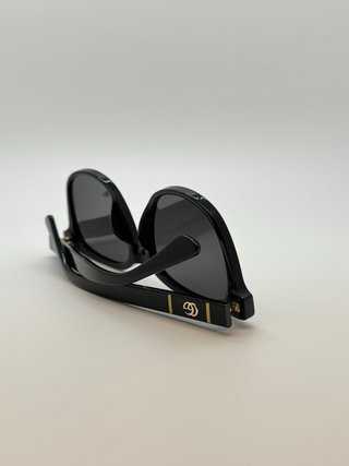 GUCCI BLACK GG LOGO SUNGLASSES - PRISTINE CONDITIO