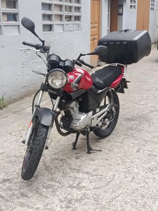 Yamaha YBR 125 Roja y Negra 2010