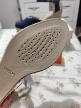 Sandalias cuña Geox mujer azul y beige