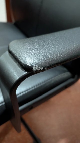 REBAJADA Silla de oficina ergonómica negra.