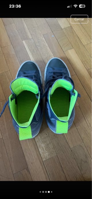 Zapatillas Converse grises y verdes