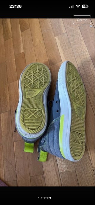 Zapatillas Converse grises y verdes