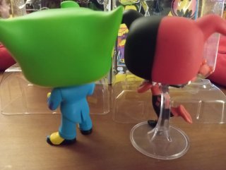 Funko Pop The Joker e Harley Quinn Batman serie 90s