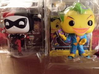 Funko Pop The Joker e Harley Quinn Batman serie 90s