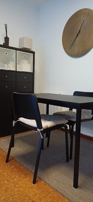 Mesa comedor ikea y 2 sillas Ikea
