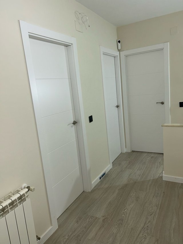 Instalación de puertas blancas