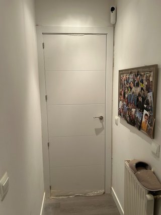 Instalación de puertas blancas
