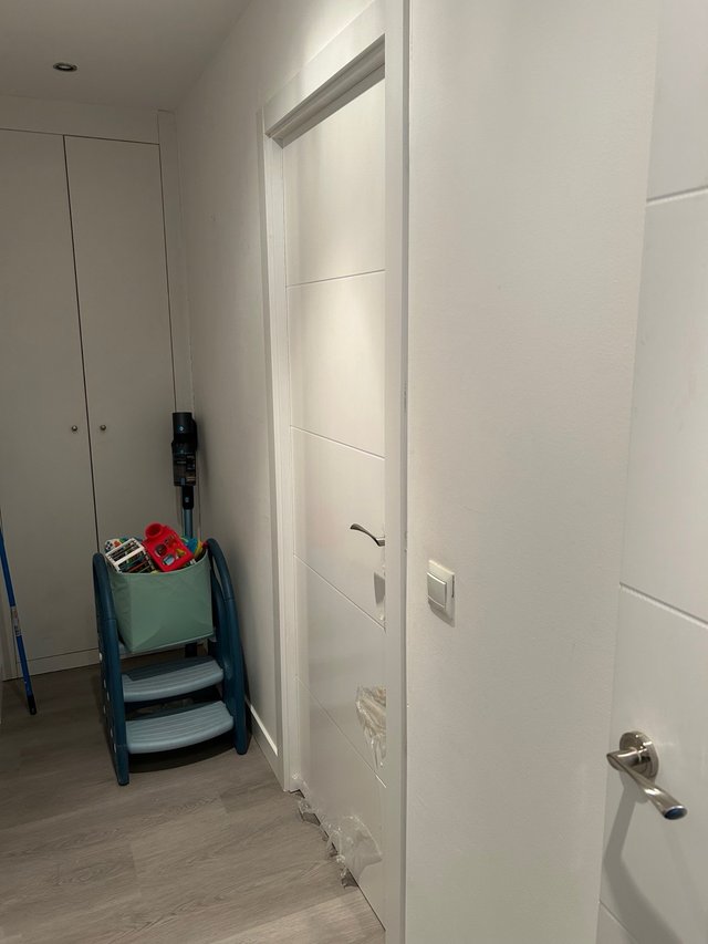 Instalación de puertas blancas