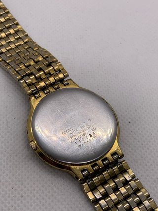 Reloj Citizen Vintage Dorado JDM