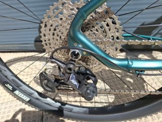 Bicicleta BH Expert aluminio a  estrenar factura