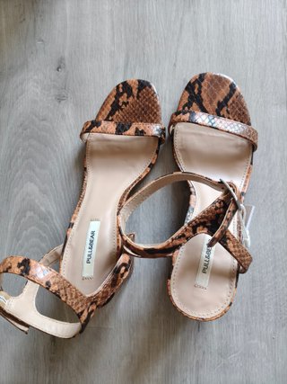 Sandalias Pull&Bear tacón serpiente