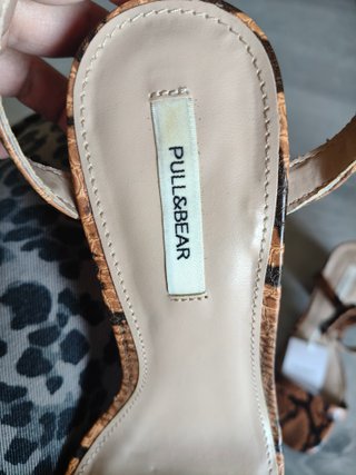 Sandalias Pull&Bear tacón serpiente