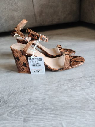 Sandalias Pull&Bear tacón serpiente