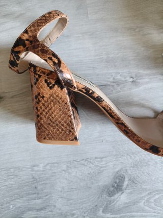 Sandalias Pull&Bear tacón serpiente