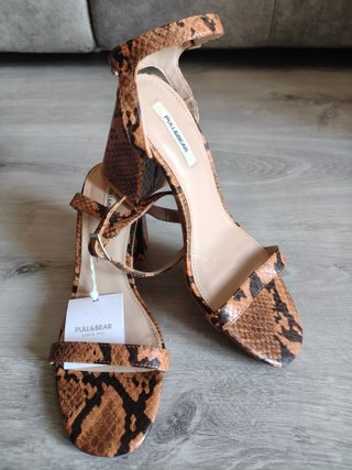 Sandalias Pull&Bear tacón serpiente