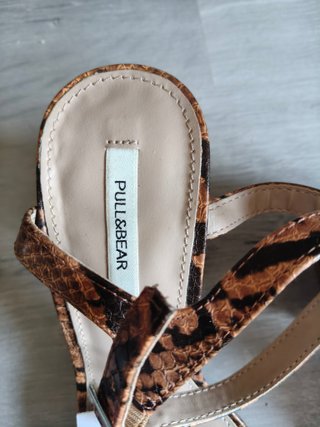 Sandalias Pull&Bear tacón serpiente