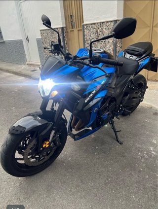 Suzuki GSXS 750 Full