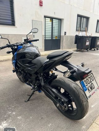 Suzuki GSXS 750 Full