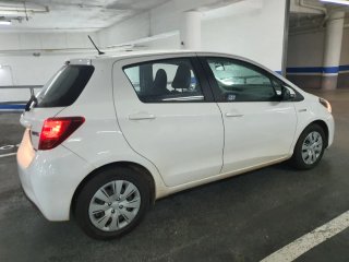 Toyota Yaris Hibrido automático