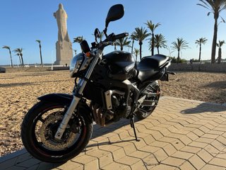 Yamaha FZ6 Naked Negra