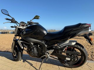 Yamaha FZ6 Naked Negra