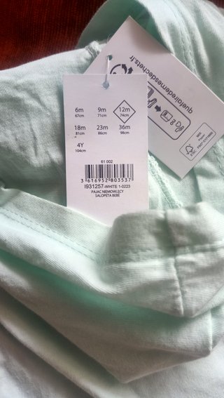 3..piezas de ropa de bebé