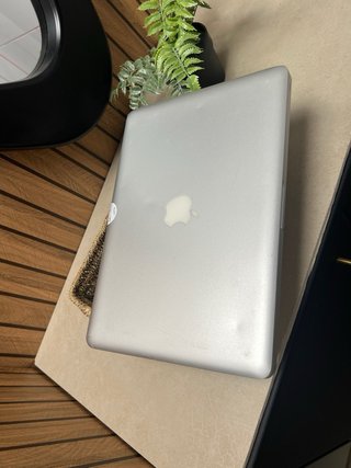 MacBook Pro 8GB RAM 500g