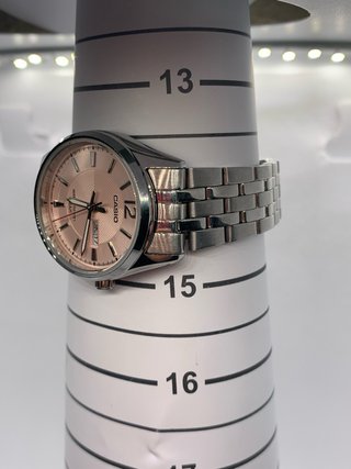 Reloj Casio Mujer Rosa y Plateado
