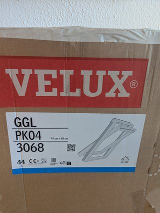 Ventana Velux techo madera triple cristal
